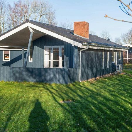 8 Person Holiday Home In B Rkop Egeskov  Bagian luar foto