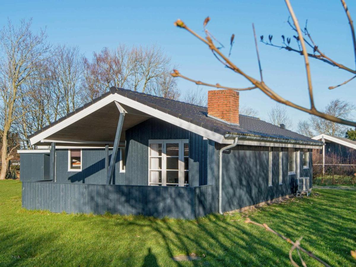 8 Person Holiday Home In B Rkop Egeskov  Bagian luar foto