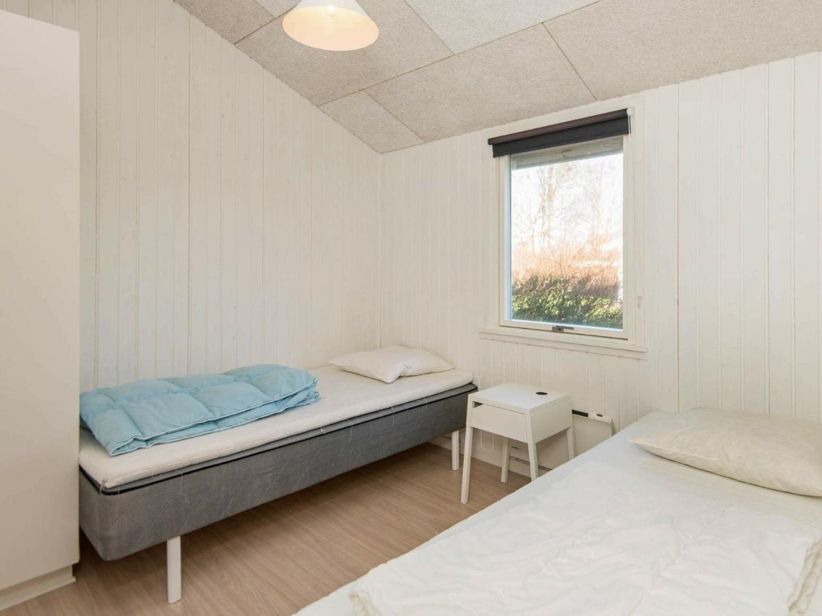 8 Person Holiday Home In B Rkop Egeskov  Bagian luar foto