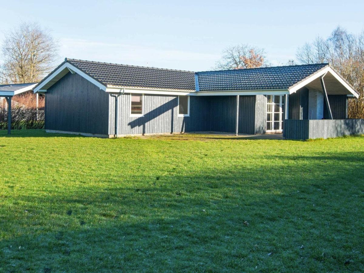 8 Person Holiday Home In B Rkop Egeskov  Bagian luar foto